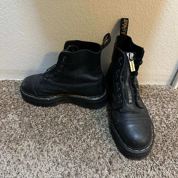 Doc Marten’s Sinclair Zip Front boots size 8 / 38 - Picture 4 of 5